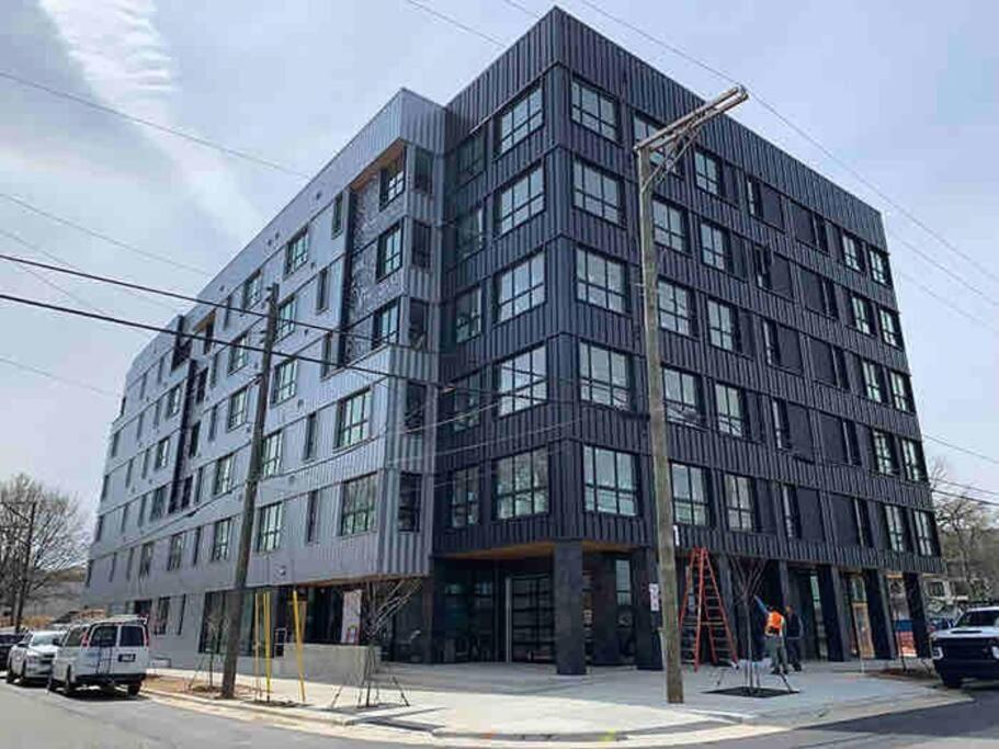 Studio Apartment, Queen Bed, Wifi, Kitchen, Washer & Dryer In Charlotte Buitenkant foto