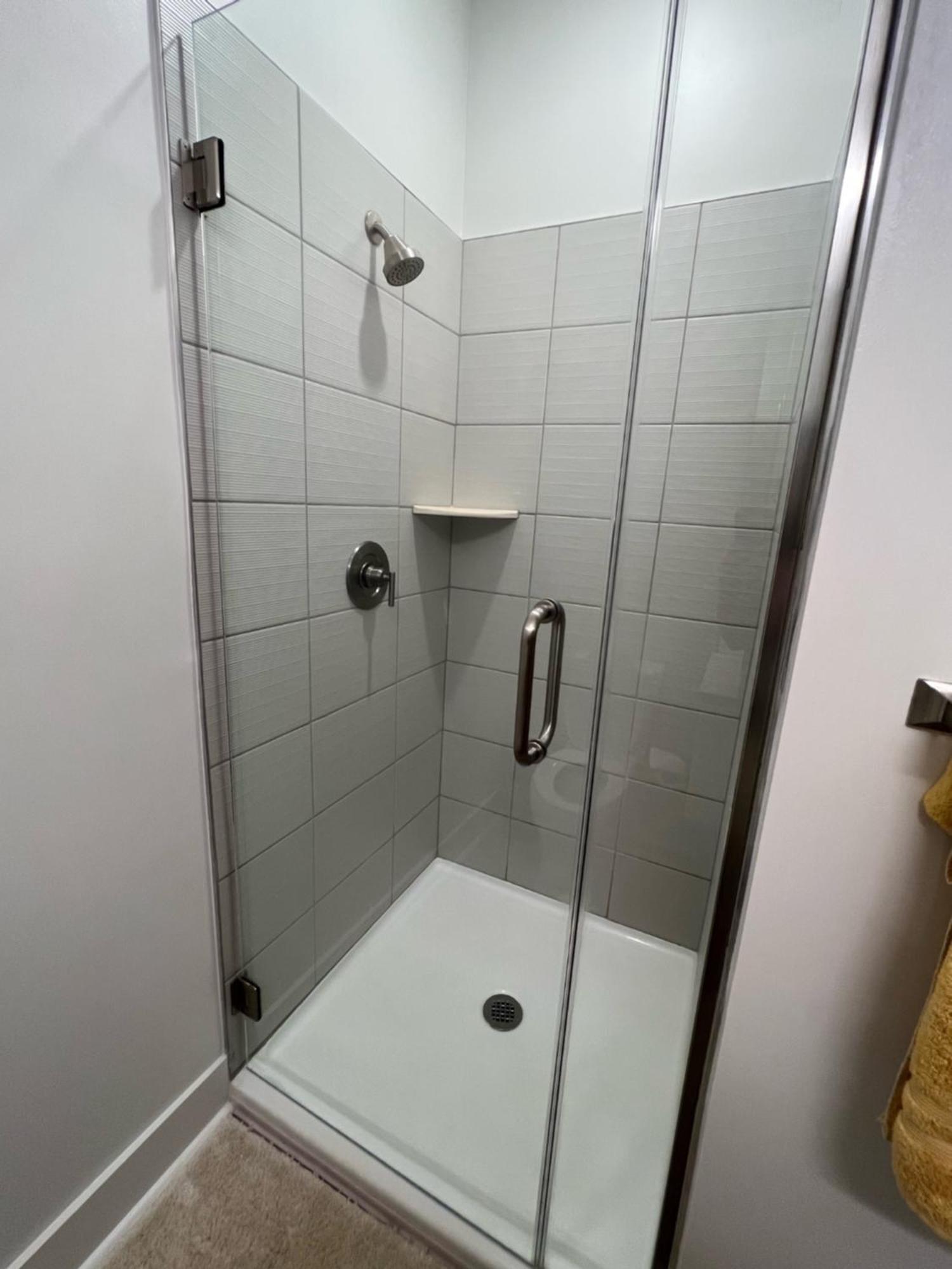 Studio Apartment, Queen Bed, Wifi, Kitchen, Washer & Dryer In Charlotte Buitenkant foto